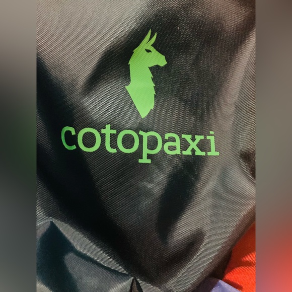 Cotopaxi Luzon 18 Hiking bag with hydration pocket - Picture 3 of 7